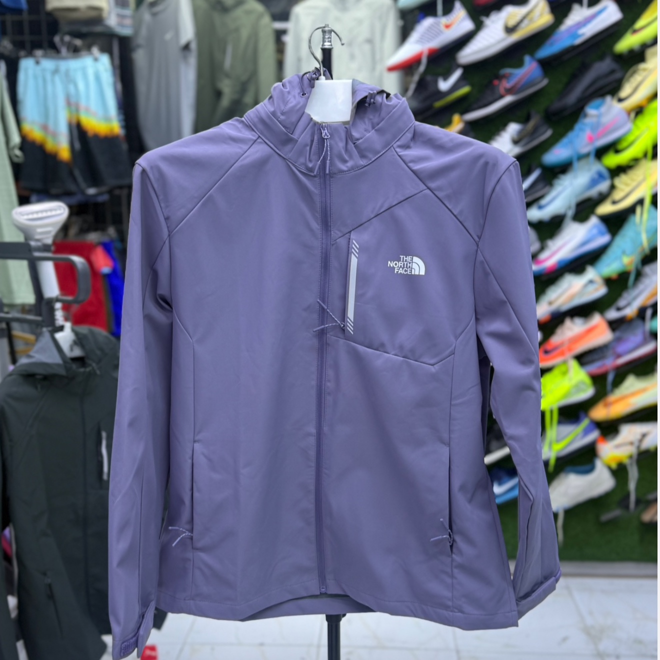 بادگیر زنانه بهاره مارک نورث فیس
