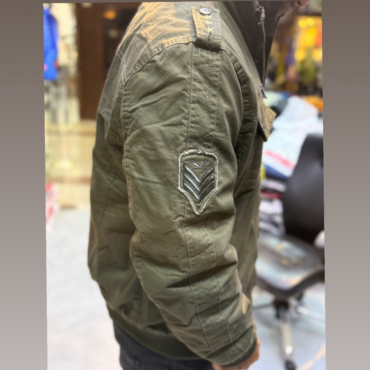 کاپشن خلبانی داخل خزدار امریکایی