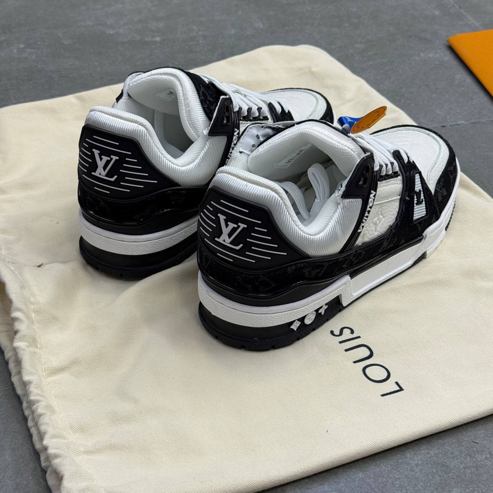 کفش برند Louis Vuitton کیفیت مستر